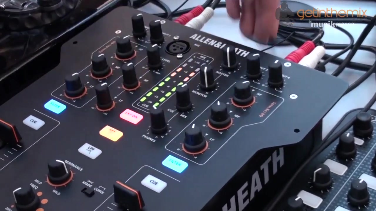 Allen & Heath Xone:23C DJミキサー徹底レビュー：デジタルDJの新時代